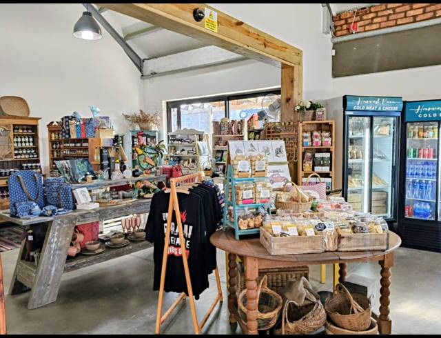 100M² BUSINESS FOR SALE IN JEFFREYS BAY CENTRAL